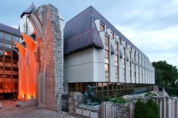 Outdoor Banquet Area